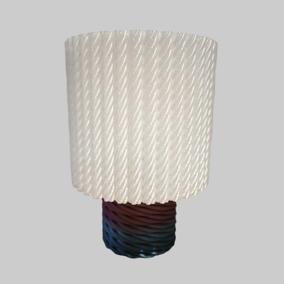 Candeeiro de Mesa com Abajur Texturizado e Base Bicolor Entrançada